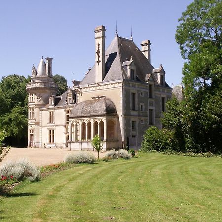 Chateau De La Court D'Aron Bed & Breakfast Saint-Cyr-en-Talmondais Exterior photo